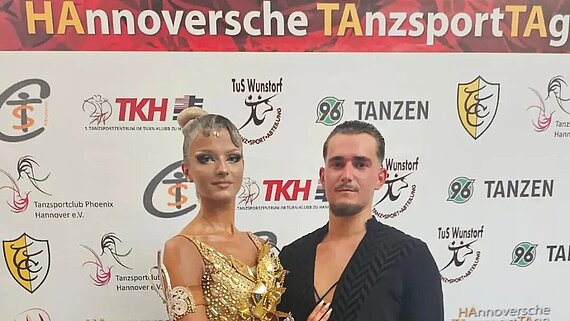 Leon und Emily auf den HATATA's