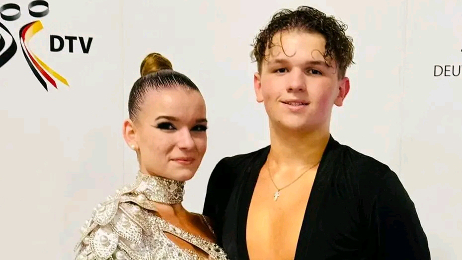 Julian und Janina beim WiDaFe erfolgreich TanzCentrum Gold und Silber